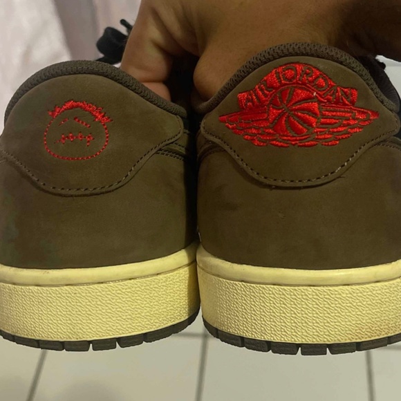 Travis Scott Jordan 1 Low Mocha - Picture 4 of 8
